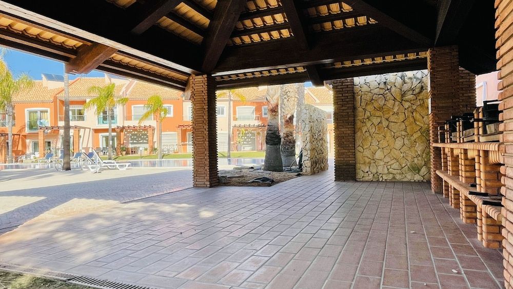 Santa Maria N CIP House, 2 Bedrooms, Pool Access, Pool View 14