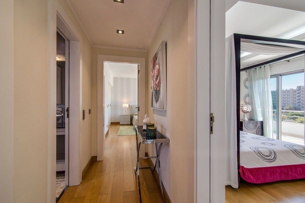 Luxury Penthouse 3 Bedrooms Olhos de Água Apartment, Multiple Beds 14