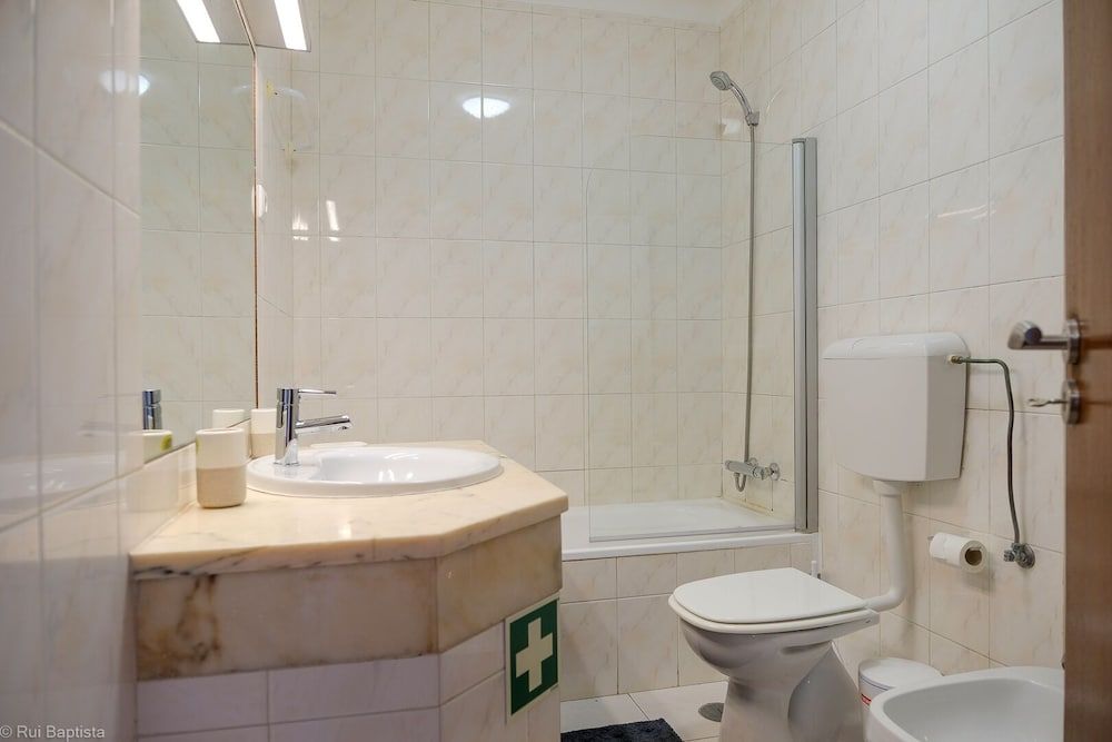 Immaculate 1-bed Apartment in Albufeira Apartment, 1 Queen Bed 15