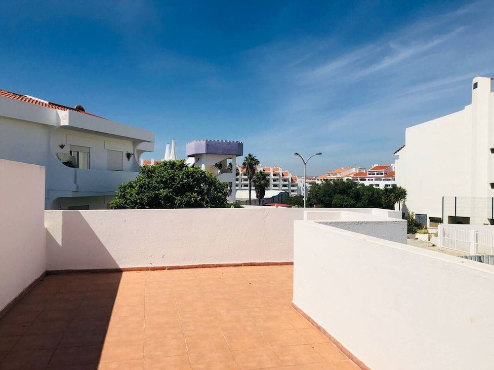 Remarkable 3-bed House in Albufeira House, Multiple Beds 21