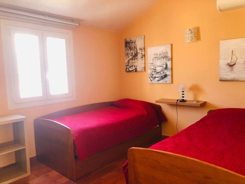 undefined Remarkable 3-bed House in Albufeira 10