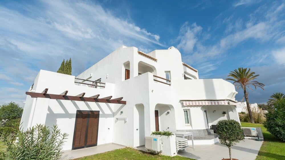 undefined Amazing 2-bedroom Appartment With big Terrace! 2