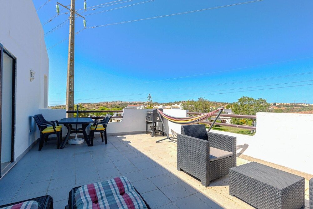 undefined Amazing 2-bedroom Appartment With big Terrace! 10