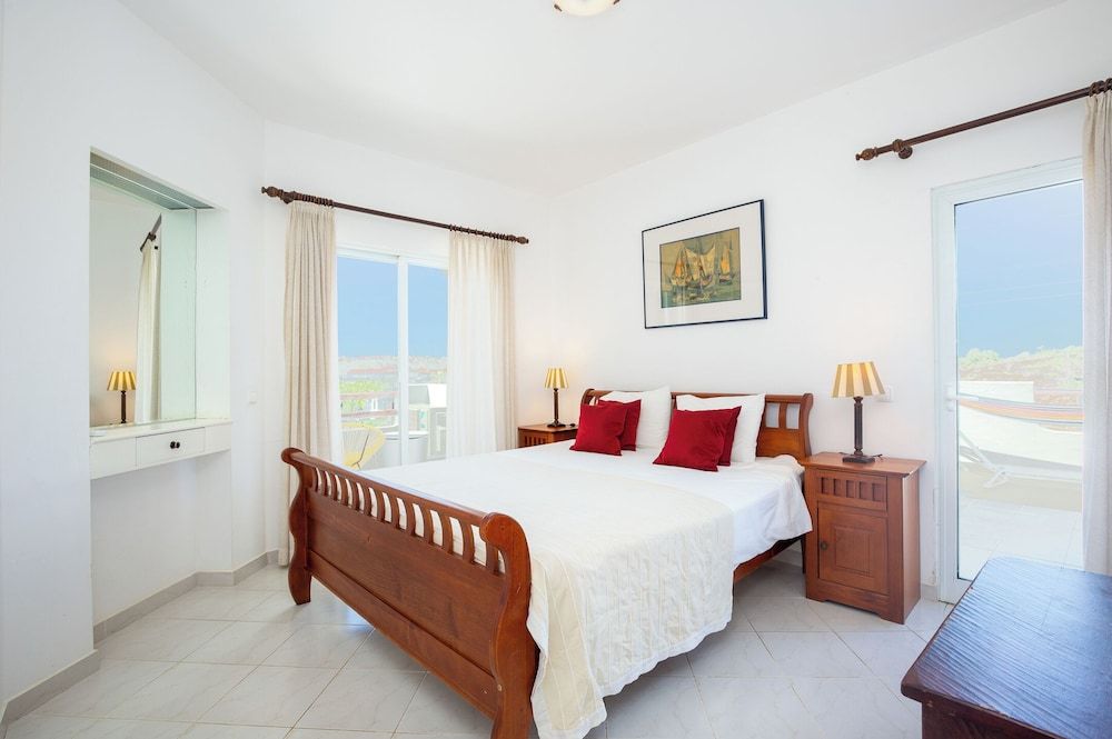 Amazing 2-bedroom Appartment With big Terrace! Apartment 3