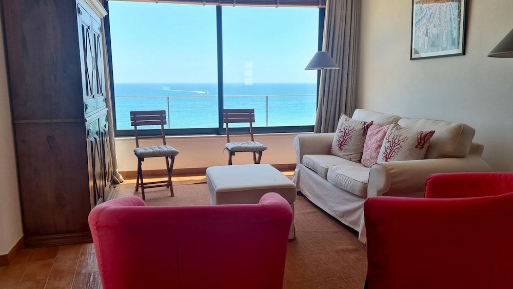 Albufeira Beach Cliffs House Apartment, Smoking 39