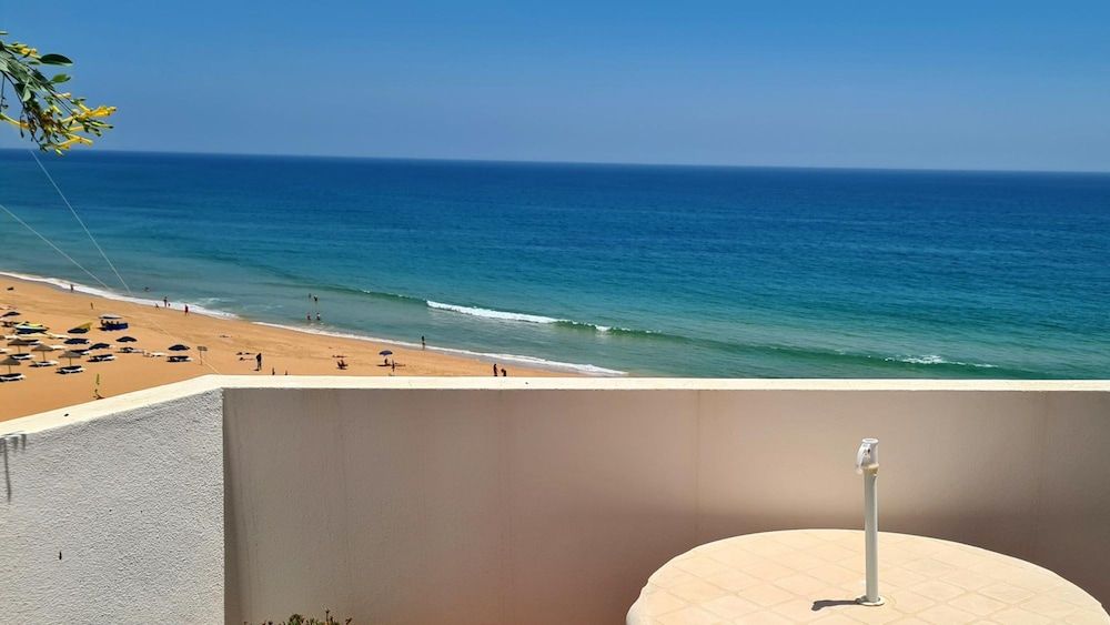 Albufeira Beach Cliffs House Apartment, Smoking 16