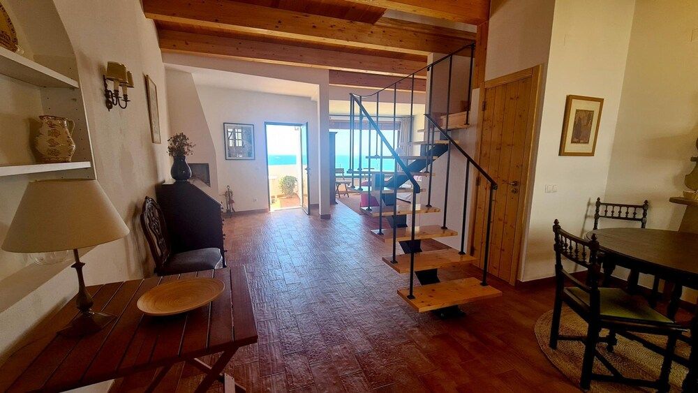 Albufeira Beach Cliffs House Apartment, Smoking 40