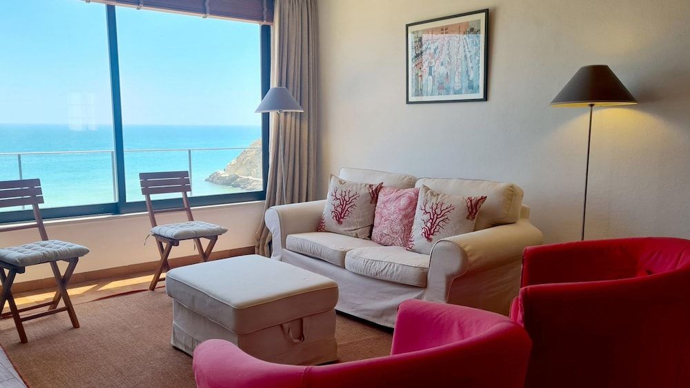 Albufeira Beach Cliffs House Apartment, Smoking 44