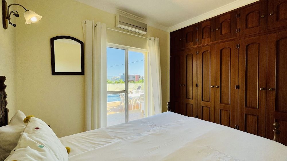 undefined Lara Lima CIP