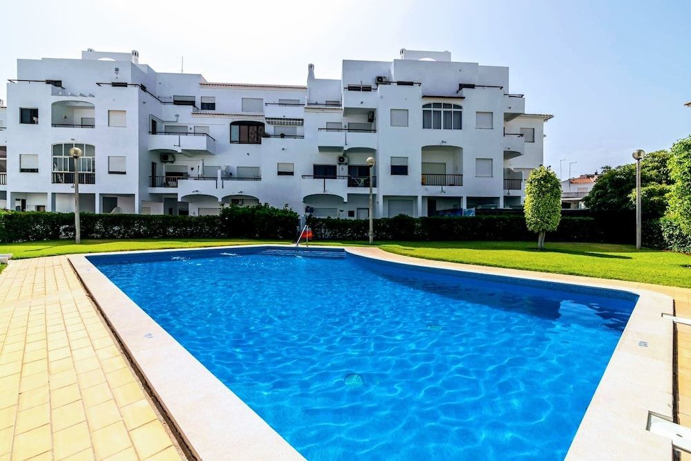 undefined Holiday 1 Bed Apartment With Pool in Albufeira