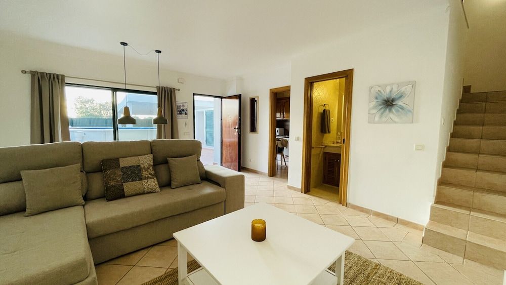 Gil CIP Apartment, 3 Bedrooms, Private Pool, Pool View 10