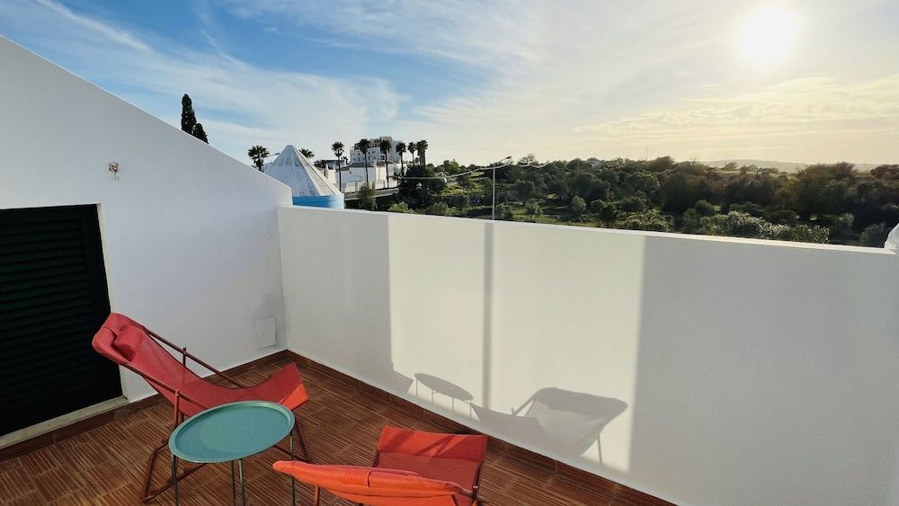 Gil CIP Apartment, 3 Bedrooms, Private Pool, Pool View 12