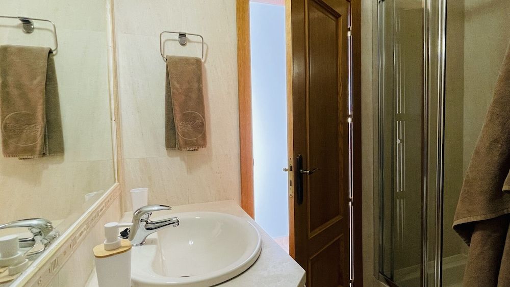 Gil CIP Apartment, 3 Bedrooms, Private Pool, Pool View 14