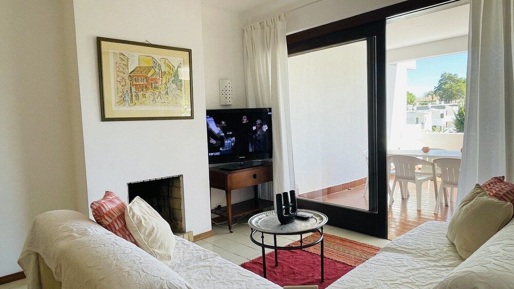 Mar CIP Apartment, 3 Bedrooms, Pool Access, Garden View 8