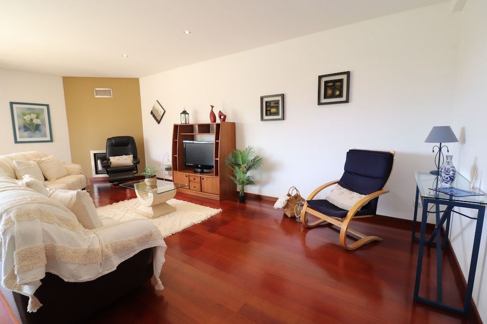 3-bed Townhouse With Pool in Albufeira Balaia House 21