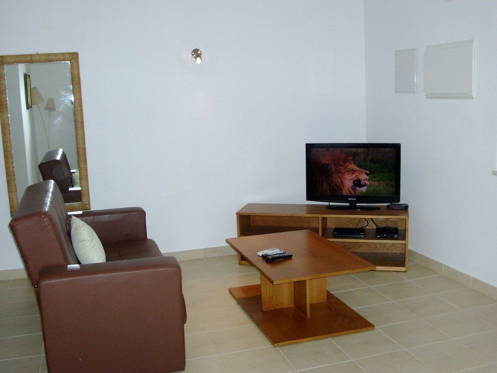 Stunning 1-bed Apartment in Olhos de Agua Apartment 13
