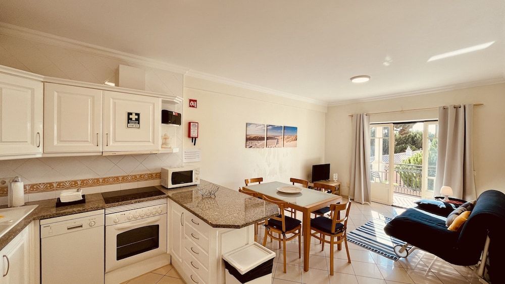 Bicos S CIP Apartment, 2 Bedrooms, Pool Access, Sea View 9