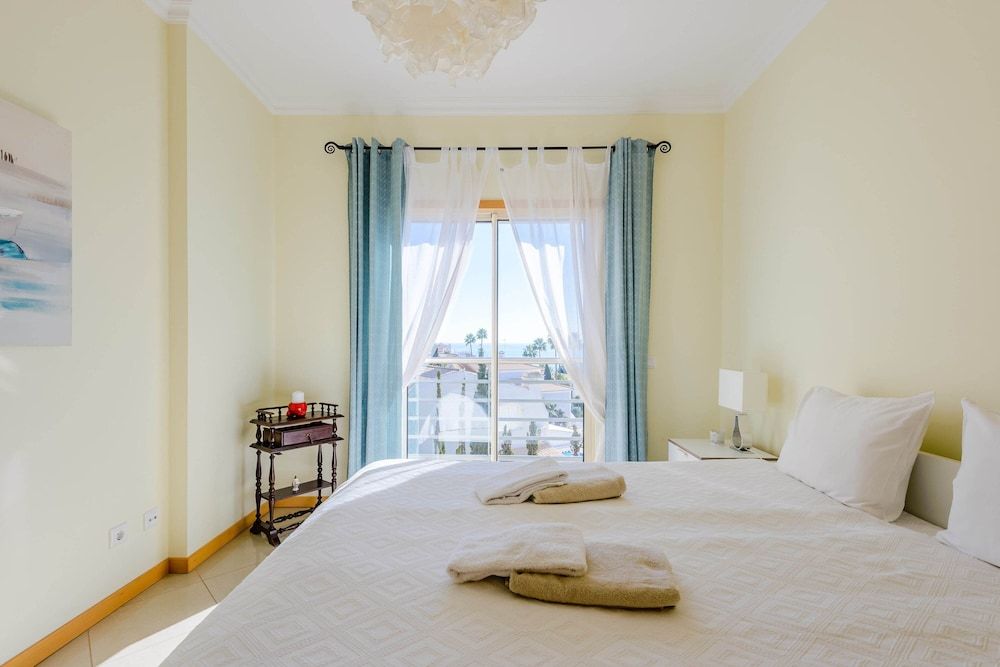 Sea view Apartment with sunbathing Terrace & 2 Swimming pools Romantic Apartment 4