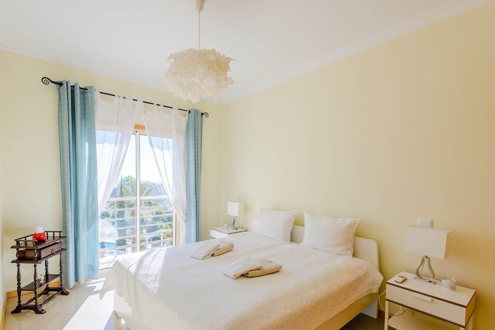 Sea view Apartment with sunbathing Terrace & 2 Swimming pools Romantic Apartment 2