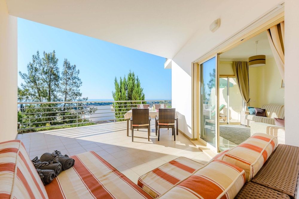 Sea view Apartment with 2 huge Terraces & Swimming pools Deluxe Apartment 10