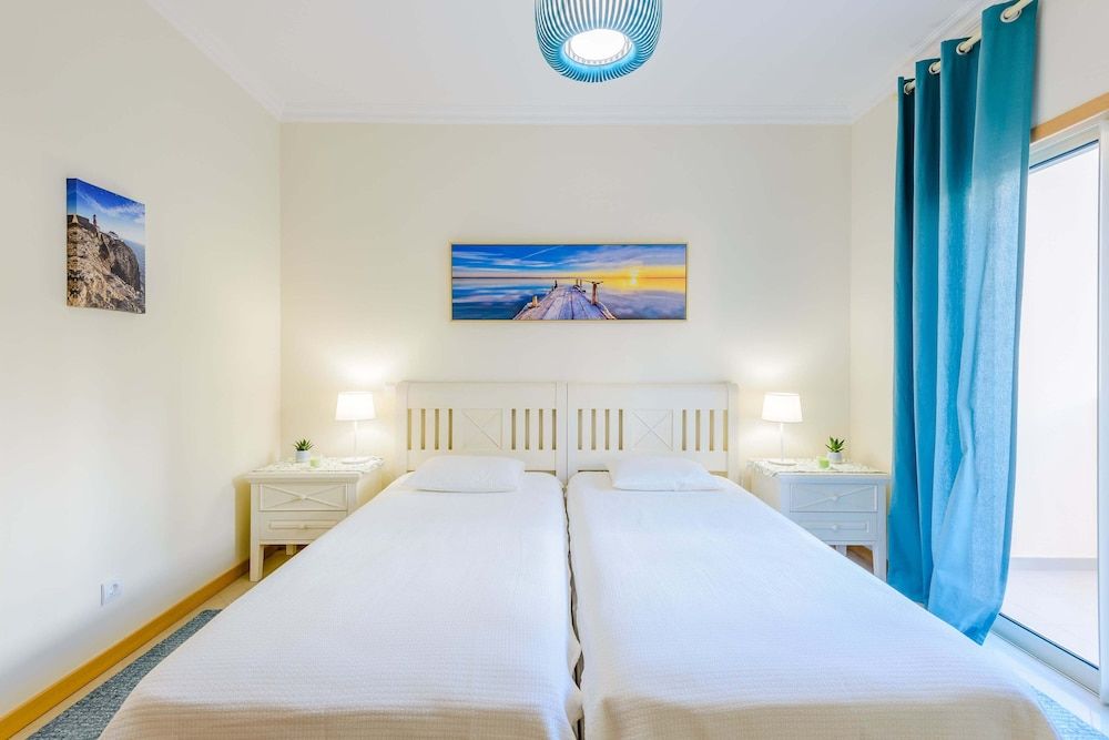 Sea view Apartment with 2 huge Terraces & Swimming pools Deluxe Apartment 3