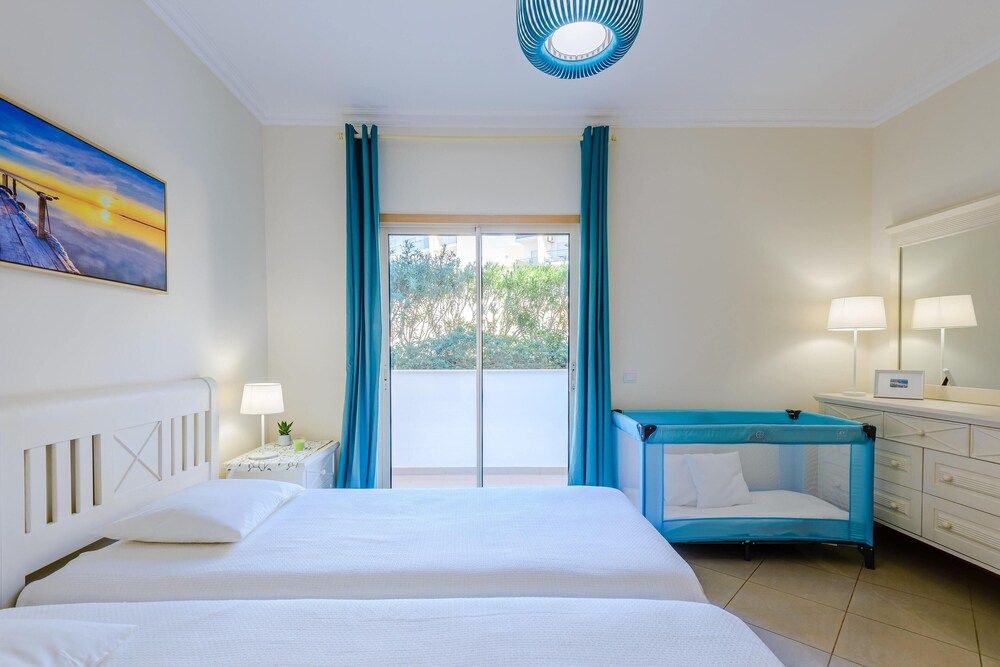 Sea view Apartment with 2 huge Terraces & Swimming pools Deluxe Apartment 5