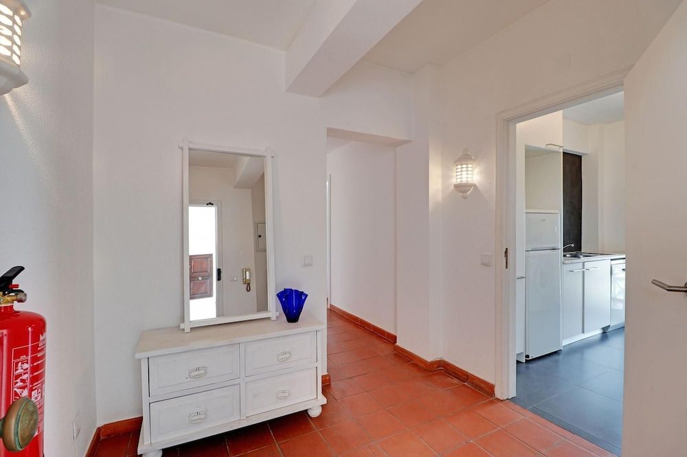 undefined Albufeira Central 1 by Homing 9