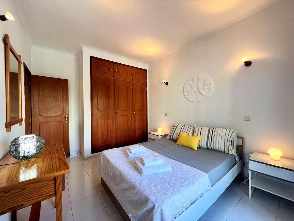 undefined Albufeira Classic 1 With Pool by Homing 5