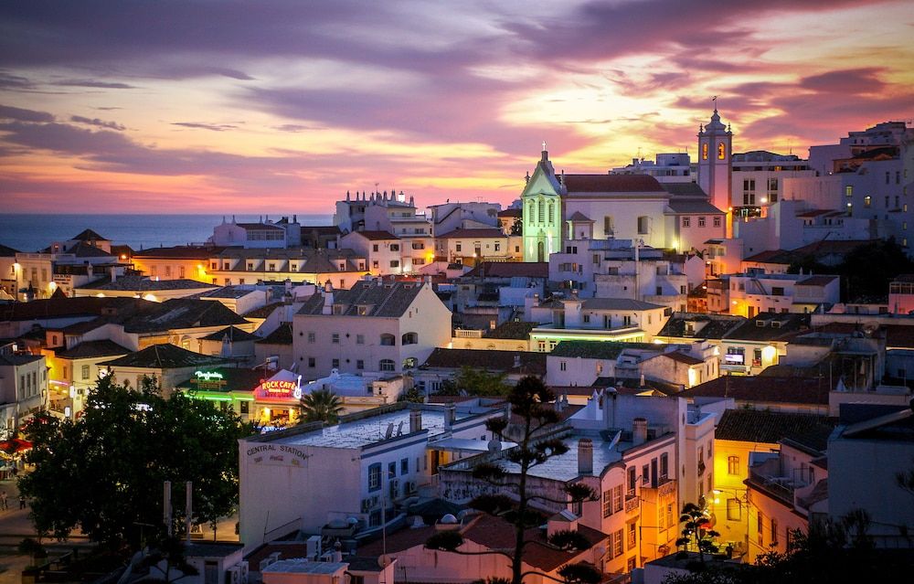 undefined Charming 3-bed Villa With Pool in Olhos de Agua