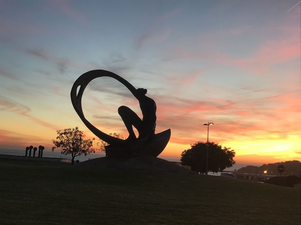 undefined Charming 3-bed Villa With Pool in Olhos de Agua 2