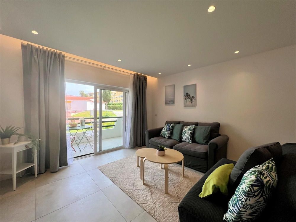 undefined Albufeira Twins 2 With Pool by Homing 4