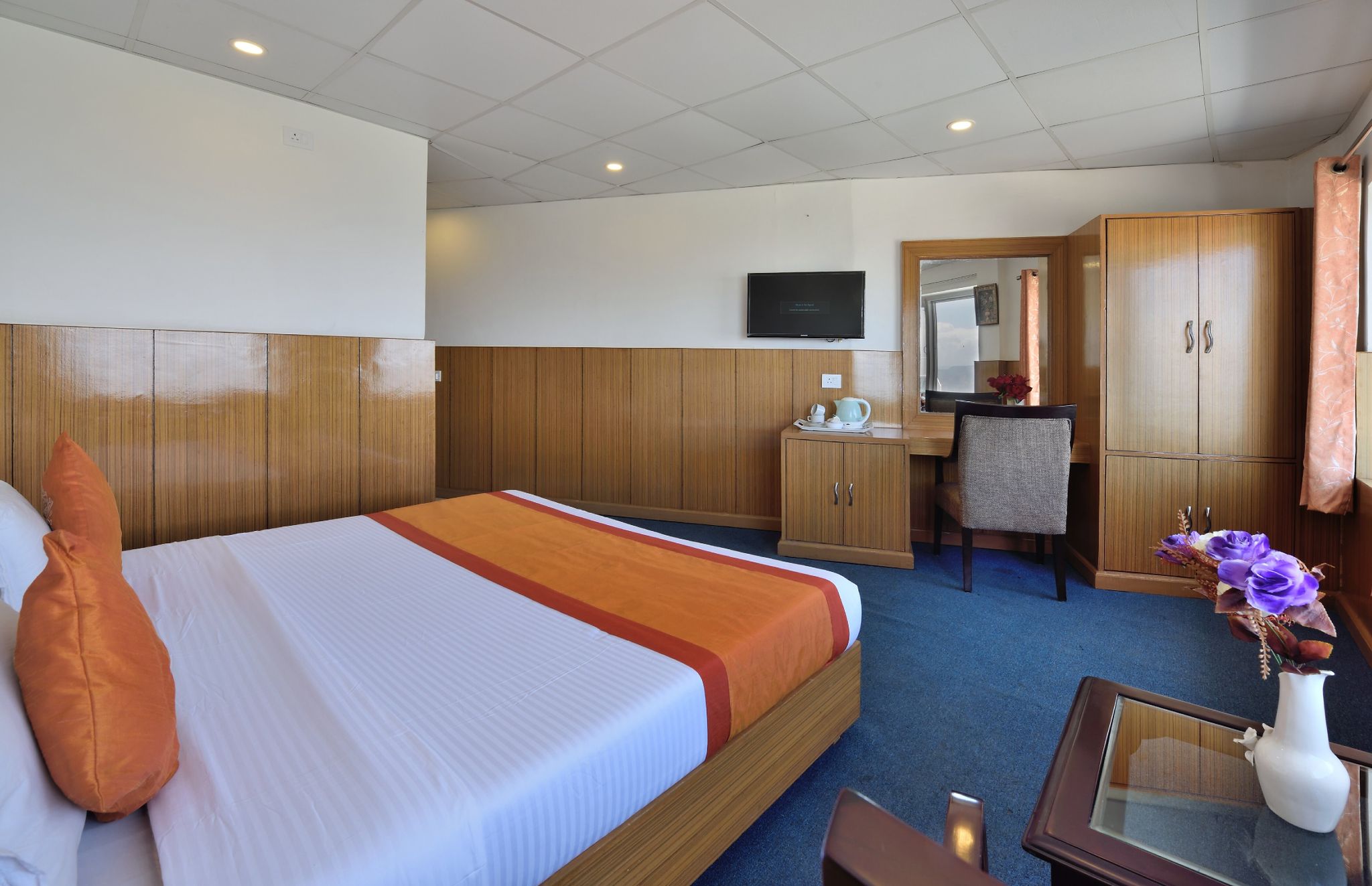 Deluxe Room with Valley View