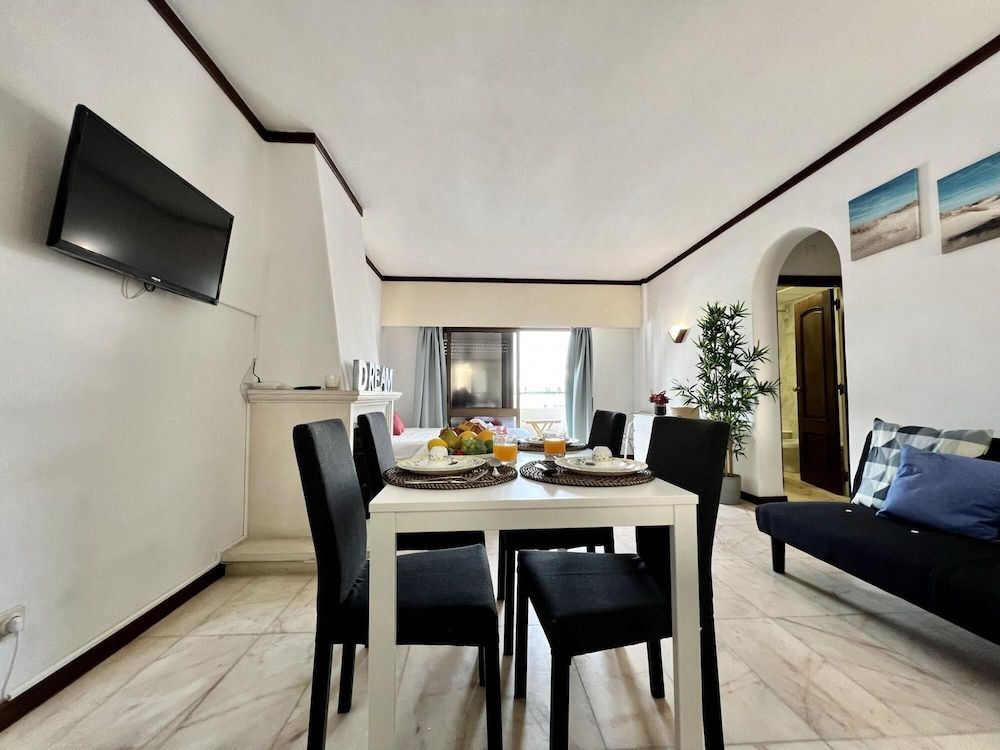 undefined Albufeira Central 3 With Pool by Homing 6