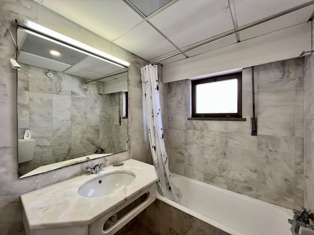 undefined Albufeira Central 3 With Pool by Homing 4