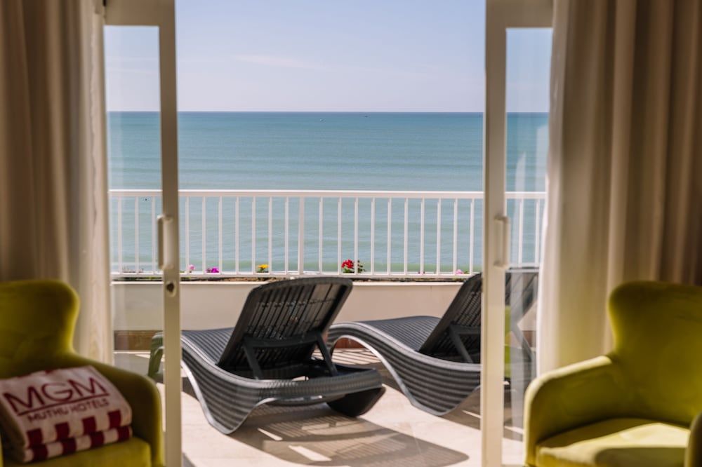 Monicca Collection Suites and Residences Deluxe Junior Suite 2pax 4