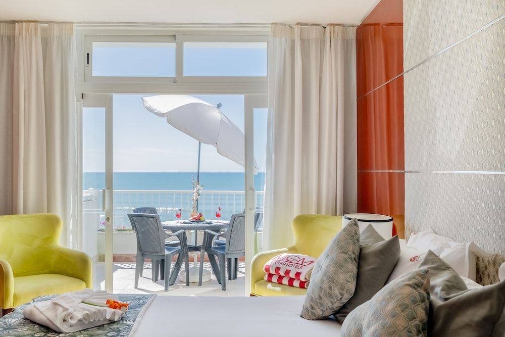 Monicca Collection Suites and Residences Deluxe Junior Suite 2pax