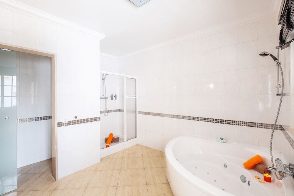 Villa Cinema Villa, 6 Bedrooms, Private Pool, Pool View 28