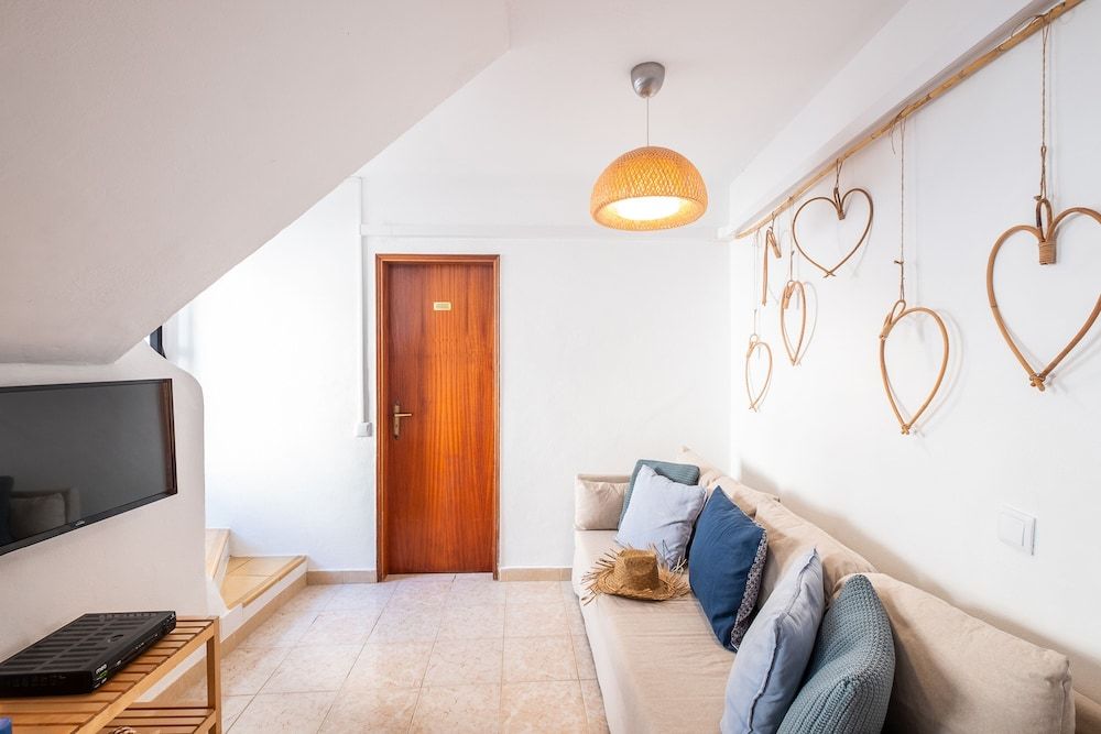 Casa Gili House, 5 Bedrooms, Terrace, Beachside 14