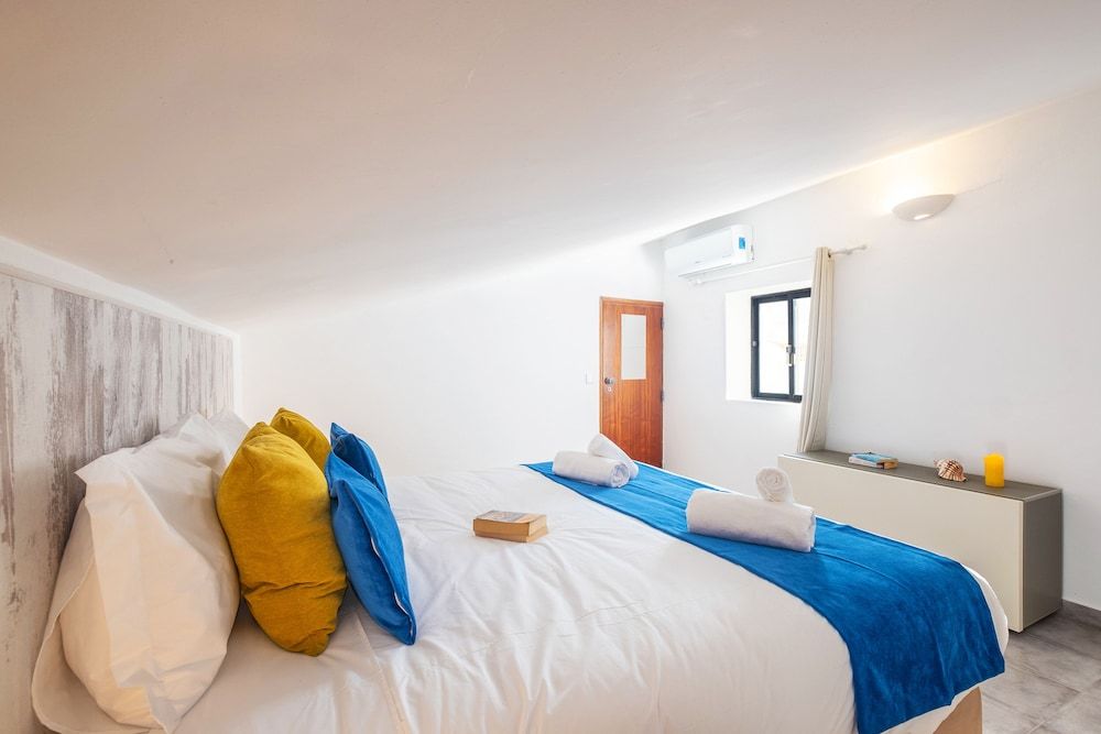 Casa Gili House, 5 Bedrooms, Terrace, Beachside 9