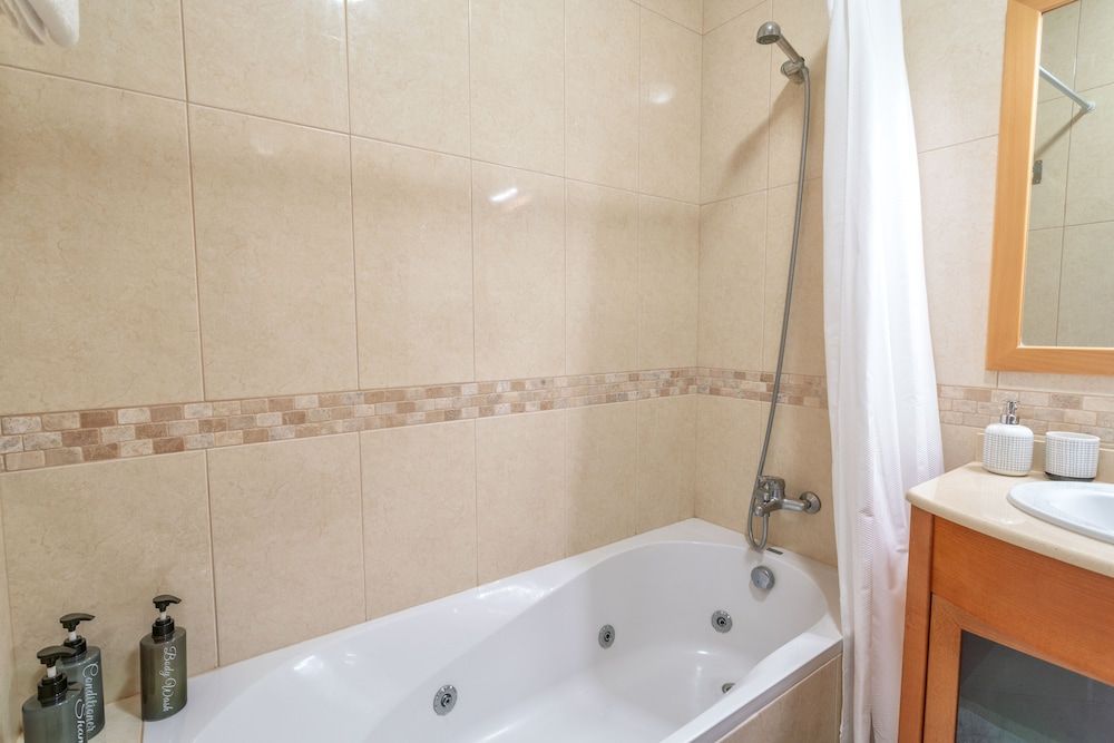 Sea view Apartment with relax Terrace & 2 Swimming pools Deluxe Quadruple Room, 1 Bedroom, Jetted Tub, Oceanfront 22