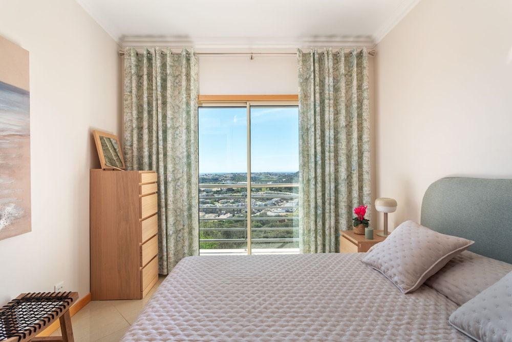 Sea view Apartment with relax Terrace & 2 Swimming pools Deluxe Quadruple Room, 1 Bedroom, Jetted Tub, Oceanfront 3