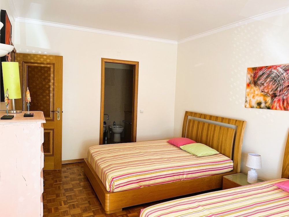 Apartment T2 Oliveira Apartment, 2 Bedrooms, Smoking, Balcony 8