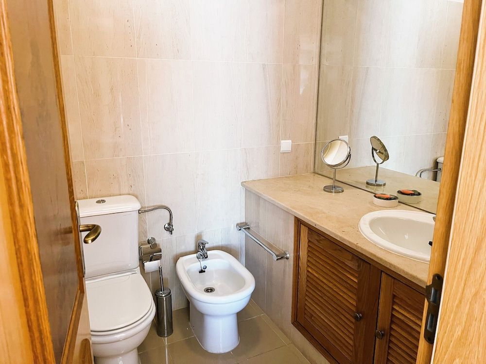 Apartment T2 Oliveira Apartment, 2 Bedrooms, Smoking, Balcony 19