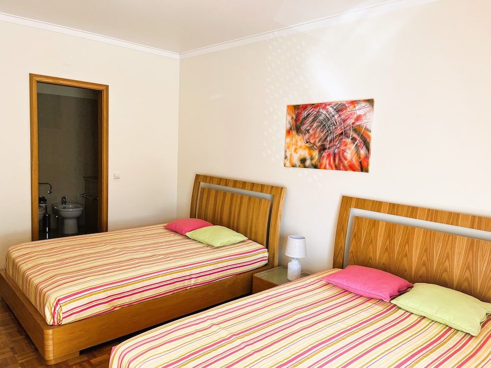 Apartment T2 Oliveira Apartment, 2 Bedrooms, Smoking, Balcony 11