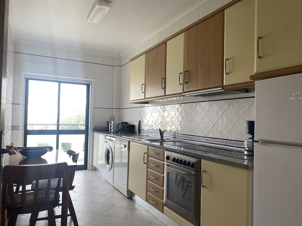 undefined Sunset Bliss in Albufeira - Short Walk to Oldtown 7