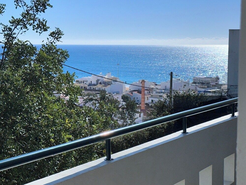 Sunset Bliss in Albufeira - Short Walk to Oldtown Apartment 8