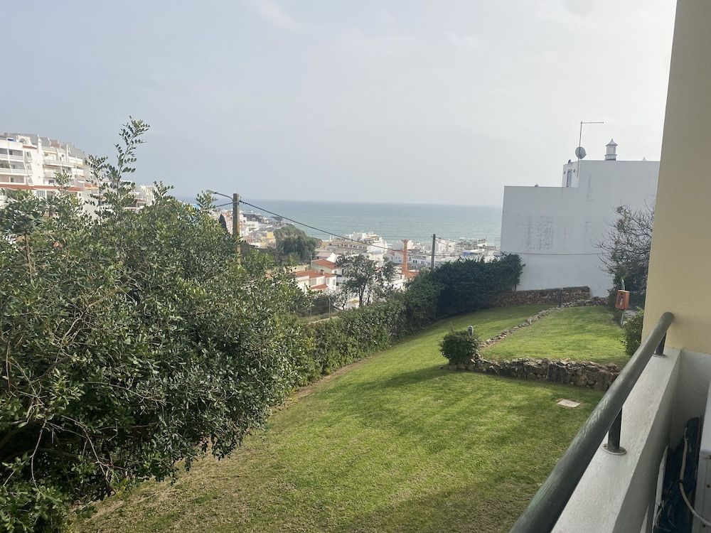 Sunset Bliss in Albufeira - Short Walk to Oldtown Apartment 5