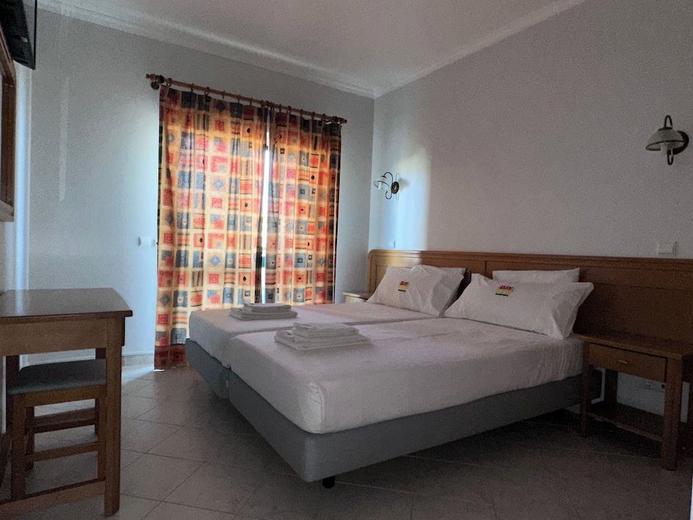 Sunset Bliss in Albufeira - Short Walk to Oldtown Apartment 2