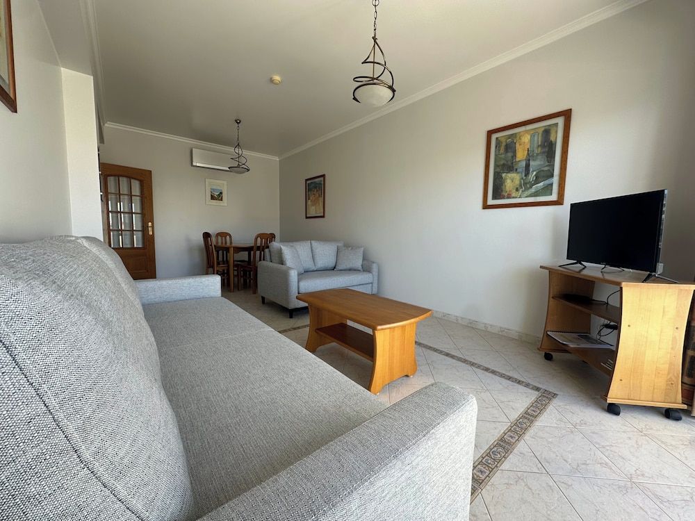 Sunset Bliss in Albufeira - Short Walk to Oldtown Apartment 15