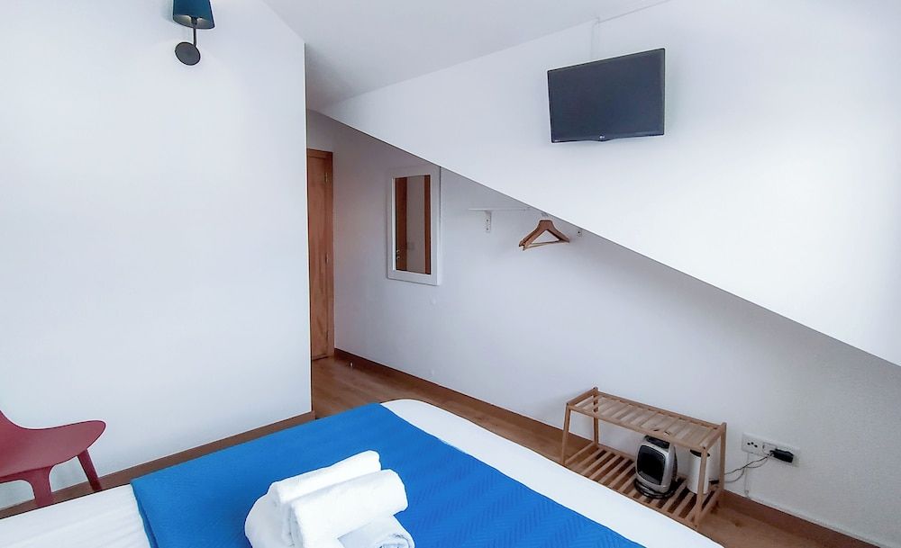 Ó da Casa-Typical Portuguese Guest House Basic Double Room 10